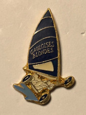 109 - Pin's CIGARETTES GAULOIS BLONDES - SAILING CHARI