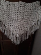 joli  chale blanc au crochet