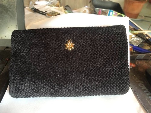 Superbe pochette abeille