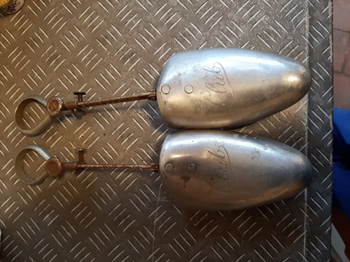 Ancienne paire embauchoirs - ,