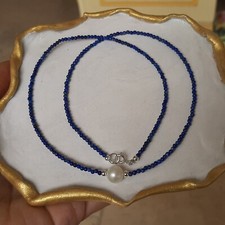 collier raffiné en pierre