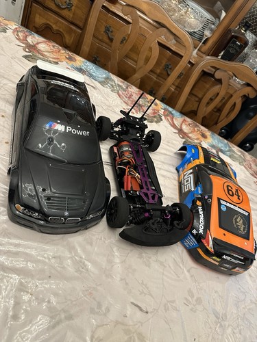 Car 2 bodies - 1/10, &