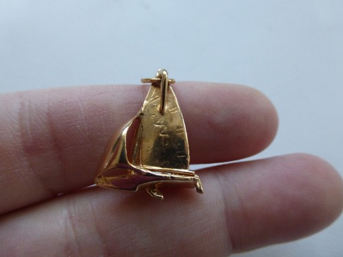Pendentif neuf voilier - voilier, plaqué