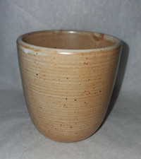 Tasse gobelet en grès vintage