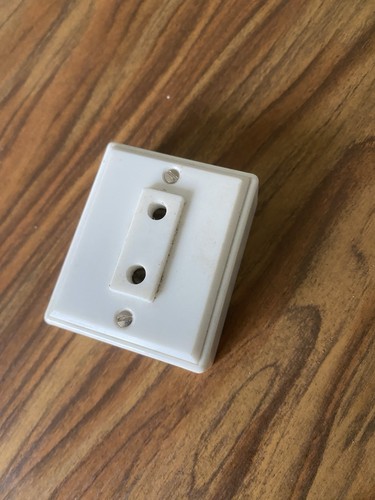 Prise 10a poles sans - ,