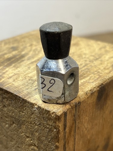 Ancien soupape noir - n., 32