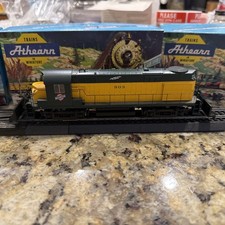 Walthers Proto 2000 Diesel RS-27 Powered w/Sound & DCC C&NW #903