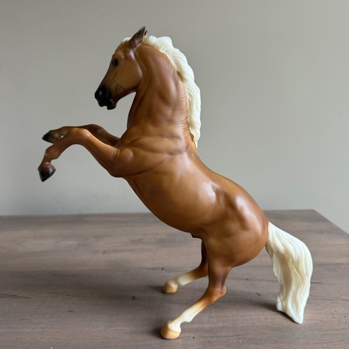 Signed breyer american quarter - signed,