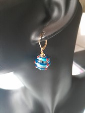 boucles d'oreille dormeuses en verre de Murano bleu plaquées or création unique