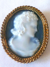 BROCHE ANCIENNE CAMÉE EN