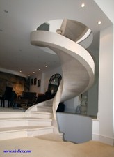 Escalier colimaçon, hélicoïdal en pierre reconstituée