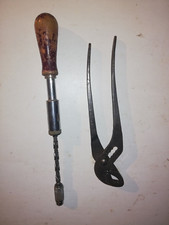 LOT DE DEUX OUTILS TOURNEVIS