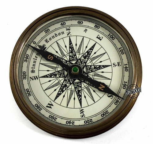 Ancienne boussole magnétique