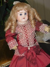 Poupée ancienne DENAMUR, tête en biscuit, marquée en creux E4D Déposé H 35 cm