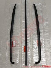 Moulure de pare-brise avant