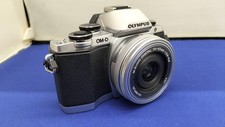 OLYMPUS OM-D E-M10 Lens Kit