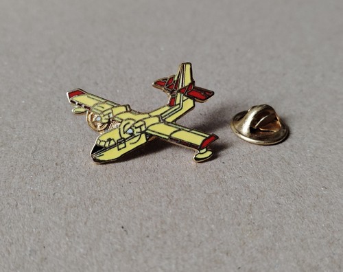 Pin avion bombardier d eau - /, d'eau