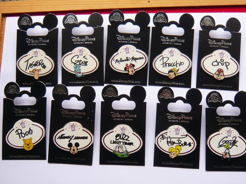 Pins disney badges - 10,