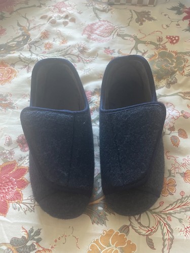 Chaussons pantoufles - /,