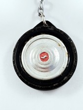 KEYCHAIN - SIMCA automobiles - hubcap, 3D wheel - garage Paris 1960s -
