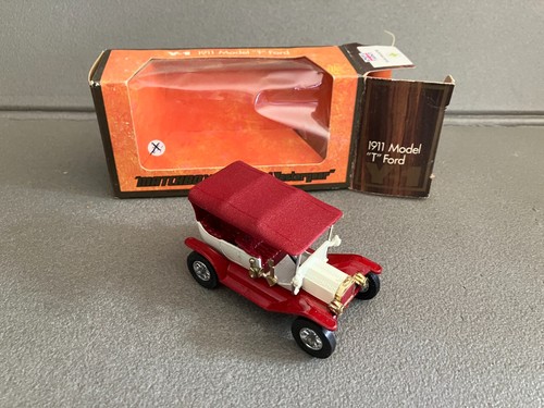 Ancienne voiture miniature - ancienne,
