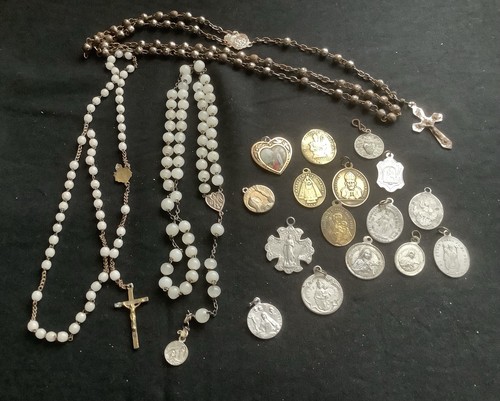 Lot objets religieux