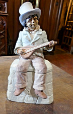 B.B Ceramic Tobacco Pot VARIANT "LE NEGRILLON AU BANJO"