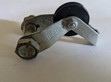 Guide passage câble de frein