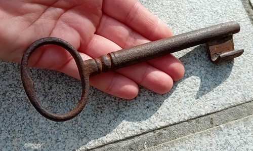 Grande clef clé - clef, ancienne