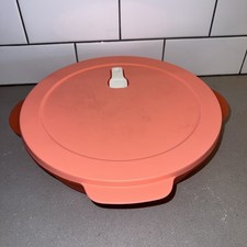 Tupperware Crystal Wave 10"