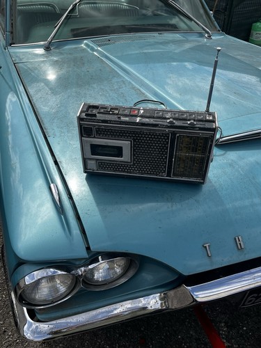 Poste radio cassette grundig - poste, radio-cassette