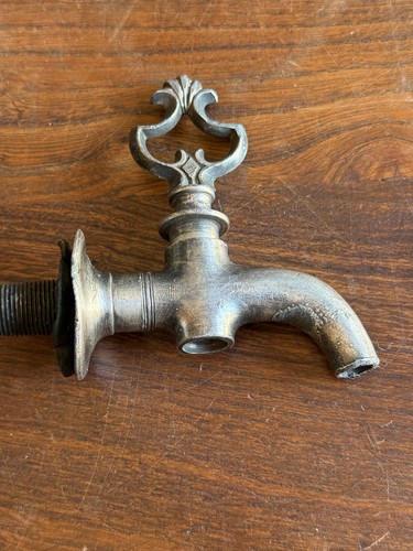 Trés ancien robinet ottoman - trés,