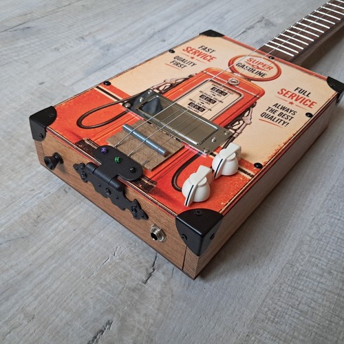 Cigar box guitar g - cigar,