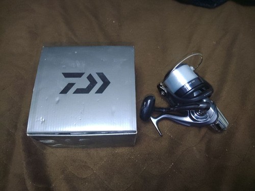 Moulinet spinning daiwa - spinning, cross