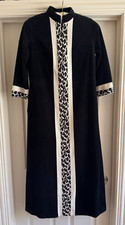 Vintage Vanity Fair Robe House Gown Leopard Black EUC Size 8 - 70s Zip Pockets