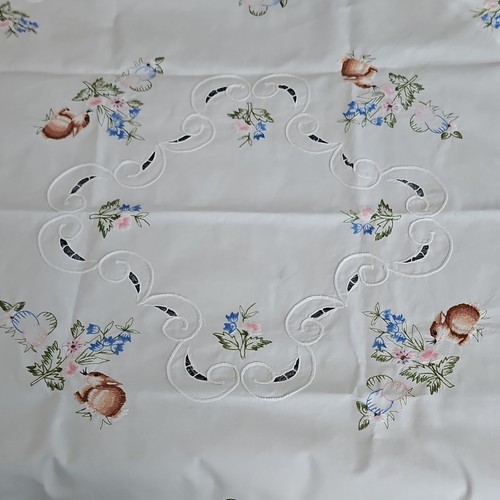 Nappe carrée tissu blanc