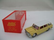 Mini Dinky Model 21: Fiat 2300 Station Wagon, with Garage Box