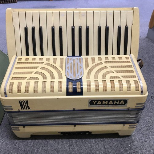 Yamaha vintage accordion model - accordion,