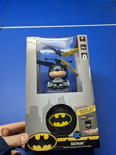 Batman flying figure motion - figure,