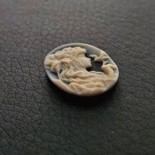 Camée profil féminin colombe sur fond noir gravure très raffinée vintage