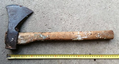 Old tool outil - tool, hache