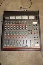 console son Tascam M-30