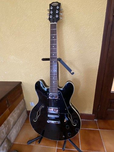 Guitare demi caisse noire - guitare, demi-caisse
