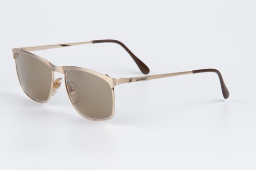 300 lunettes soleil - 300€,