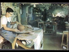 VALLAURIS (06) POTTER at work, WORKSHOP period 1970-1980