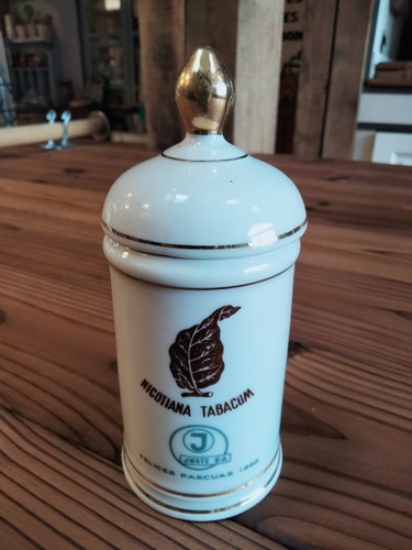 Petit pot tabac en - pot,