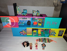 L.O.L CLUB HOUSE DOLLHOUSE WITH ACCESSORY + 4 DOLL NICE CONDITION