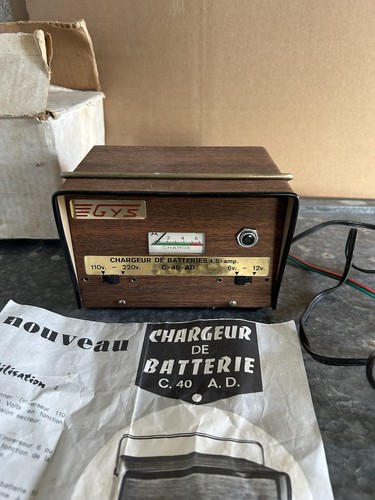 Ancien chargeur batteries - ancien,