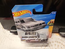 Hot Wheels 1/64 Volvo 240