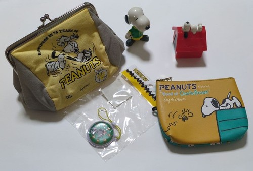 Peanuts snoopy pouch figure - snoopy,